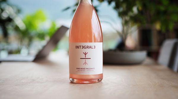 Integrale rosé frizzante er sjeldent rimelig og veldig godt i sommervarmen