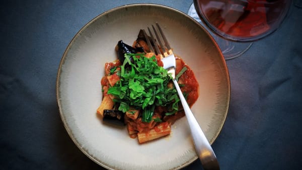 Pasta alla Norma med Valpolicella